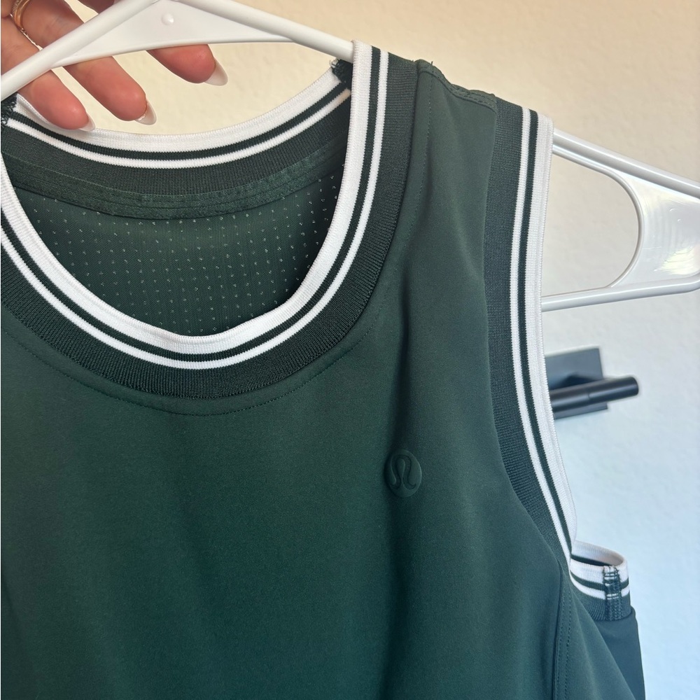 LULULEMON VARSITY SCOOP TENNIS TANK